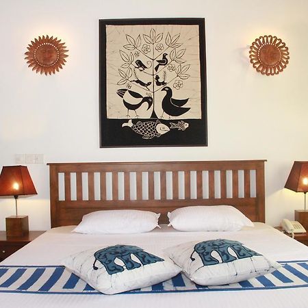 Blue Elephant Tourist Guesthouse Kudapaduwa Экстерьер фото
