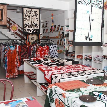 Blue Elephant Tourist Guesthouse Kudapaduwa Экстерьер фото