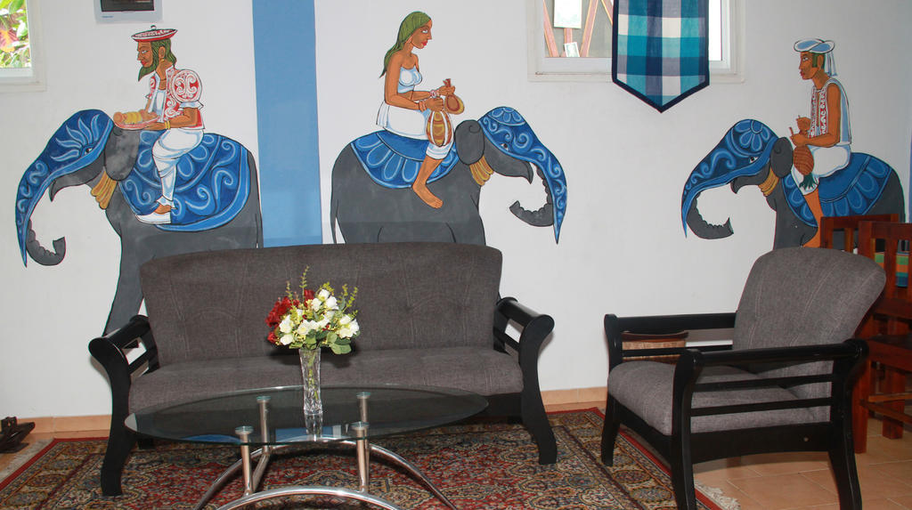 Blue Elephant Tourist Guesthouse Kudapaduwa Экстерьер фото