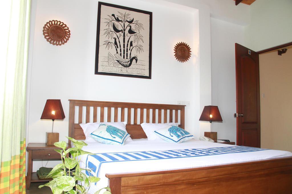 Blue Elephant Tourist Guesthouse Kudapaduwa Экстерьер фото
