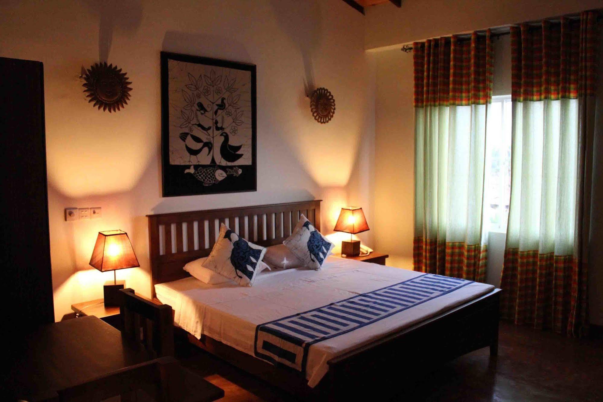 Blue Elephant Tourist Guesthouse Kudapaduwa Экстерьер фото